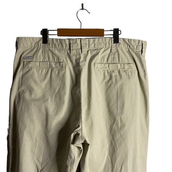 Columbia Men's Light Tan Flat-Front Casual Straight Leg Chino Pants - Picture 11 of 12